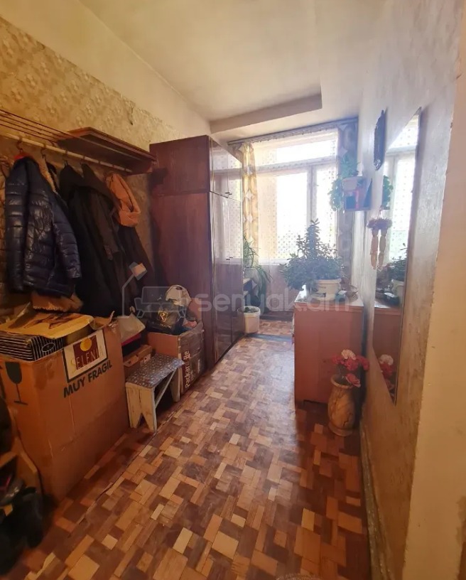 3 Սենյականոց Բնակարան, 114քմ, 8/8 հարկ, Պետական Վիճակում