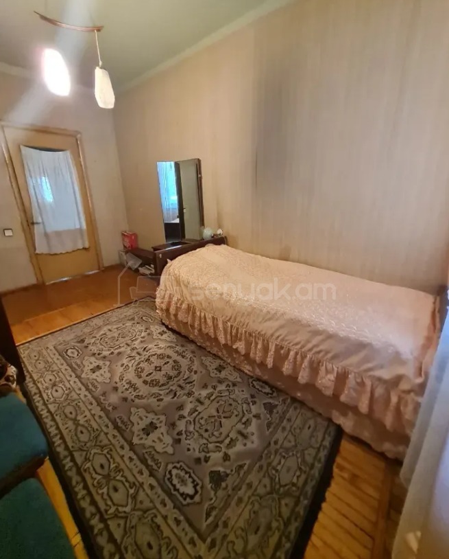 3 Սենյականոց Բնակարան, 114քմ, 8/8 հարկ, Պետական Վիճակում
