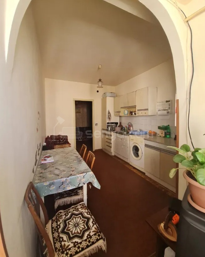 3 Սենյականոց Բնակարան, 114քմ, 8/8 հարկ, Պետական Վիճակում