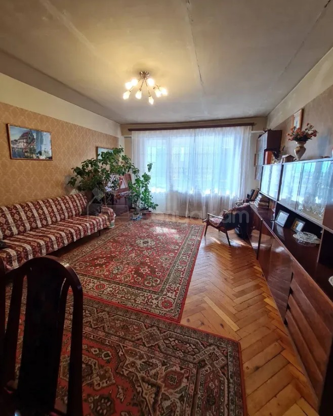 3 Սենյականոց Բնակարան, 114քմ, 8/8 հարկ, Պետական Վիճակում