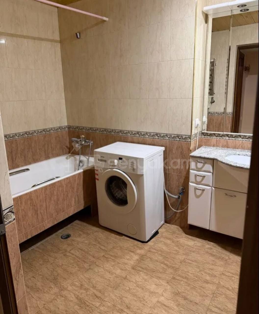3 Սենյականոց Բնակարան, 76քմ, 7/9 հարկ, Կոսմետիկ Վերանորոգված
