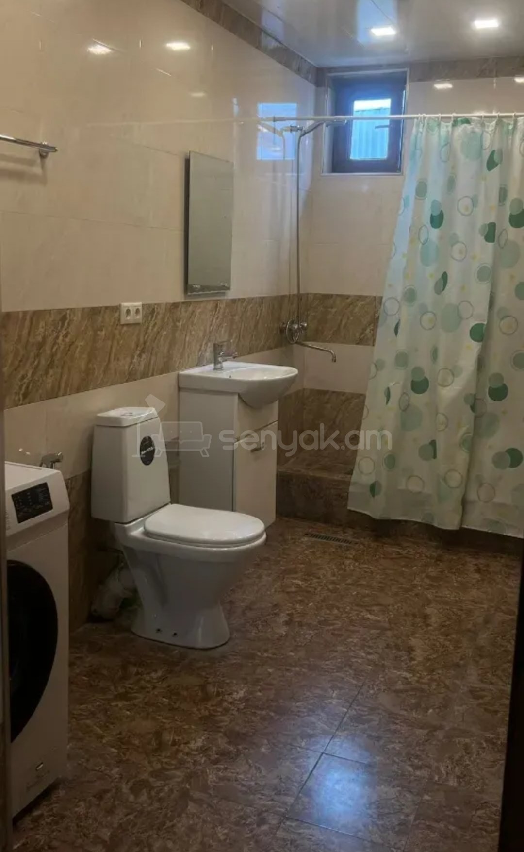 8 Սենյականոց Սեփական Տուն, 950քմ, Նորմալ Վիճակում, Կահավորված, Ավտոտնակով