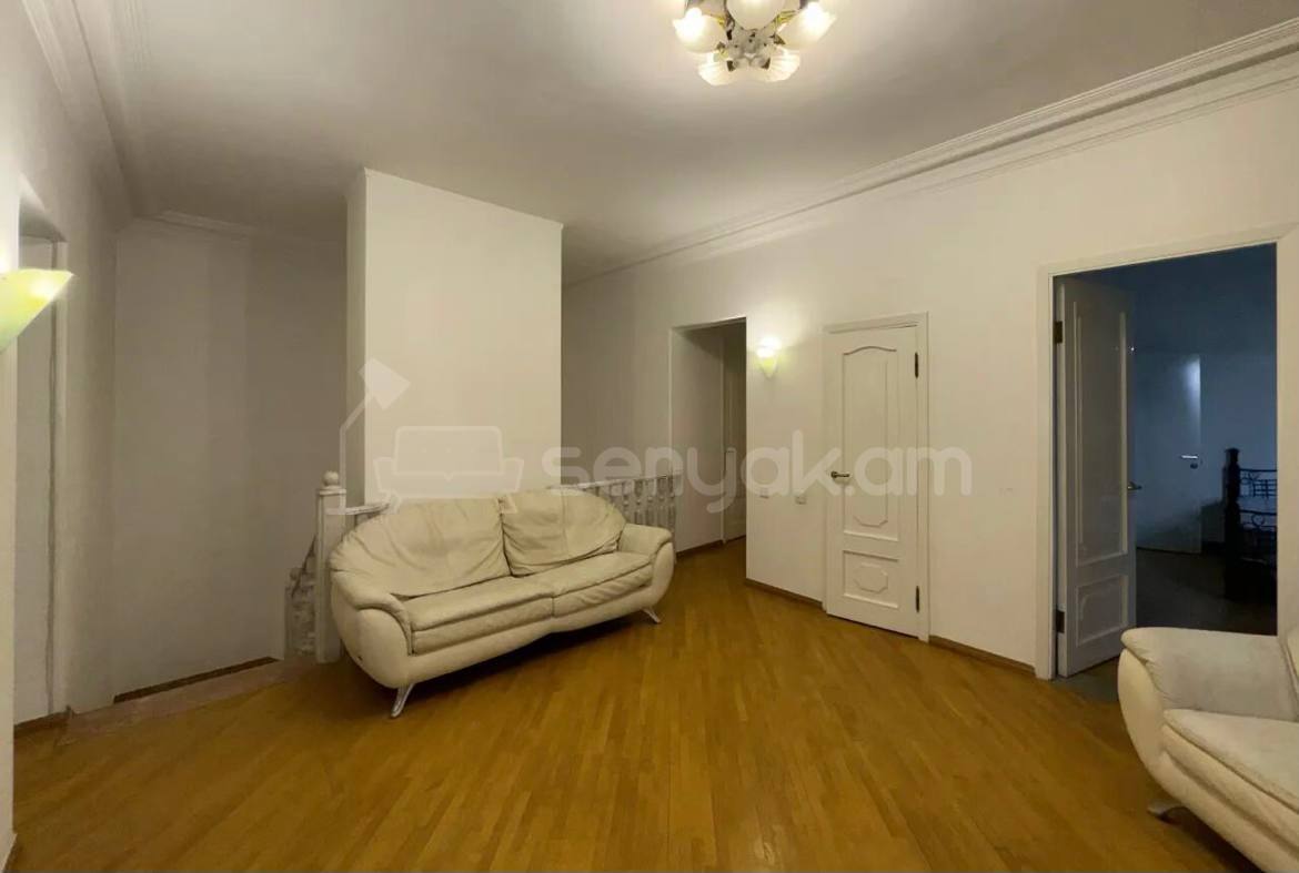 5 Սենյականոց Շքեղ Առանձնատուն, 320քմ, Կահավորված, Ավտոտնակով