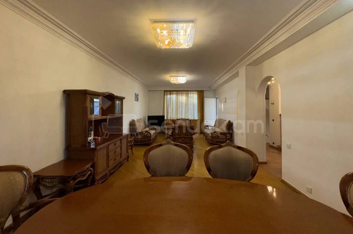 5 Սենյականոց Շքեղ Առանձնատուն, 320քմ, Կահավորված, Ավտոտնակով