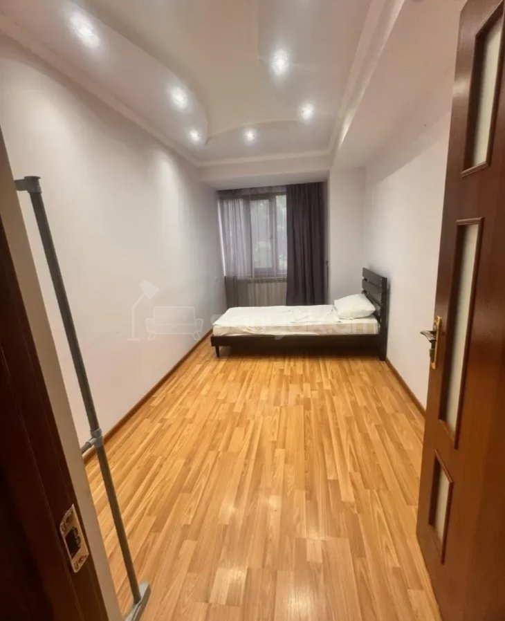 3 Սենյականոց Բնակարան, 90քմ, 2/14 հարկ, Նորմալ Վիճակում, Կահավորված
