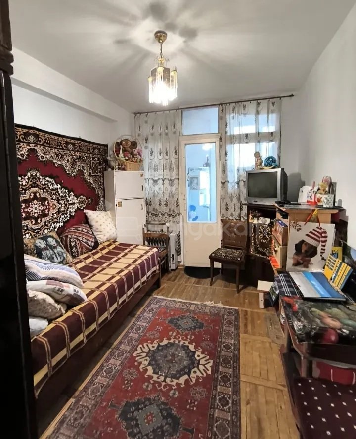 1 Սենյականոց Բնակարան Քարե Շենքում, 41քմ, 3/7 հարկ, Կոսմետիկ Վերանորոգված