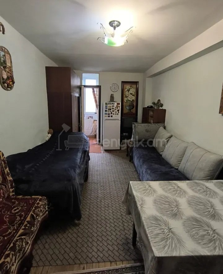 1 Սենյականոց Բնակարան Քարե Շենքում, 41քմ, 3/7 հարկ, Կոսմետիկ Վերանորոգված