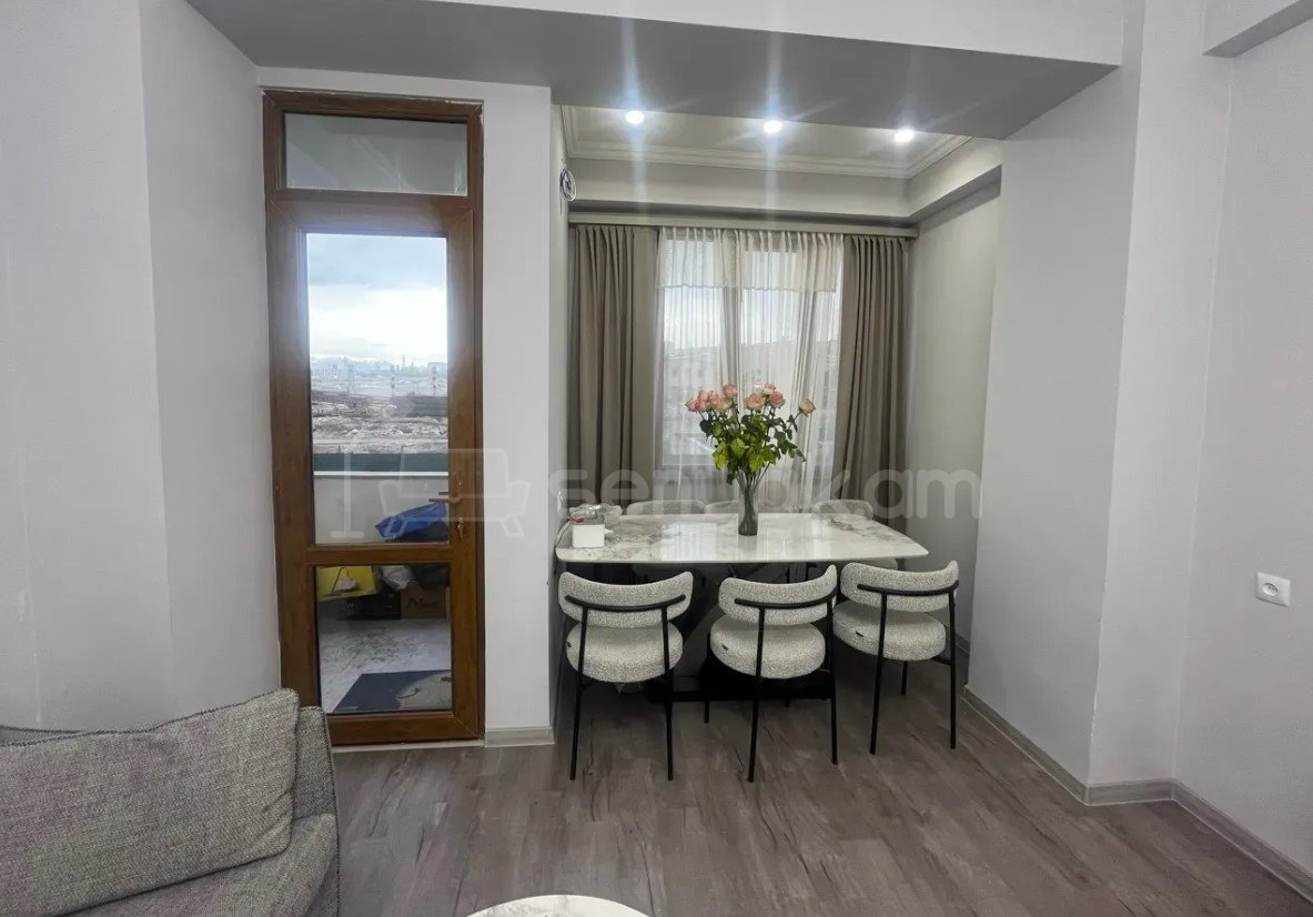 3 Սենյականոց Բնակարան Նորակառույցում, 74քմ, 2/8 հարկ, Կապիտալ Վերանորոգված