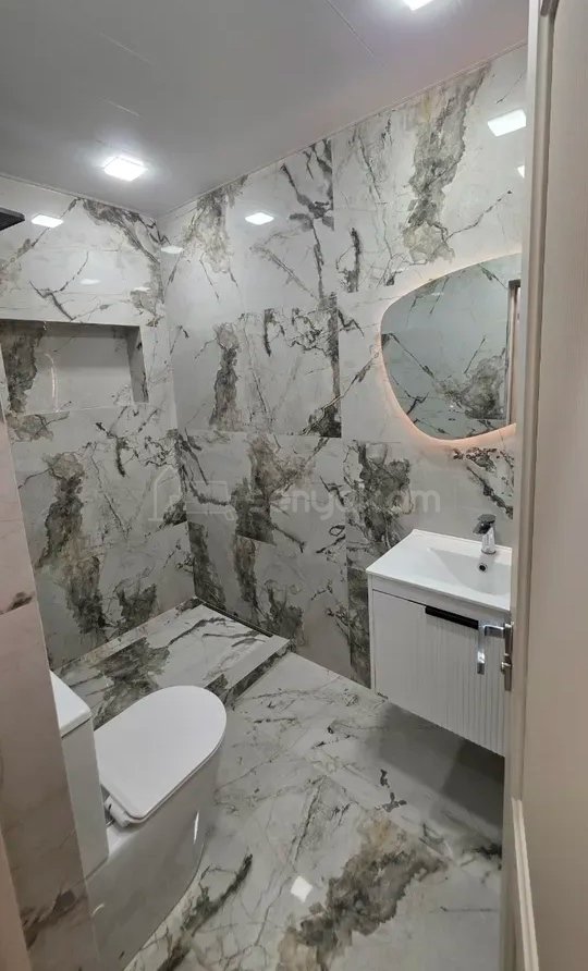 3 Սենյականոց Բնակարան Քարե Շենքում, 71քմ, 4/4 հարկ, Կապիտալ Վերանորոգված