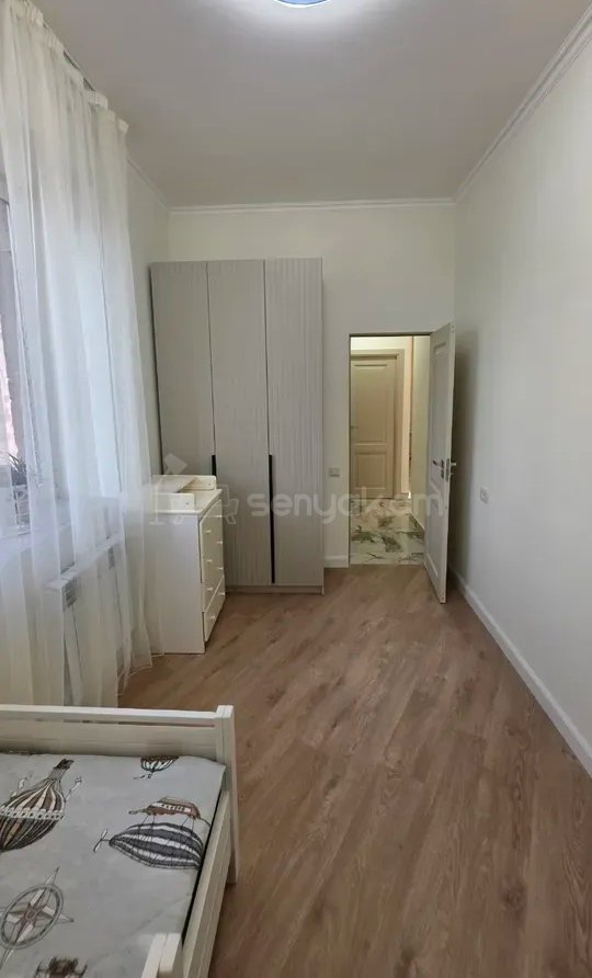 3 Սենյականոց Բնակարան Քարե Շենքում, 71քմ, 4/4 հարկ, Կապիտալ Վերանորոգված