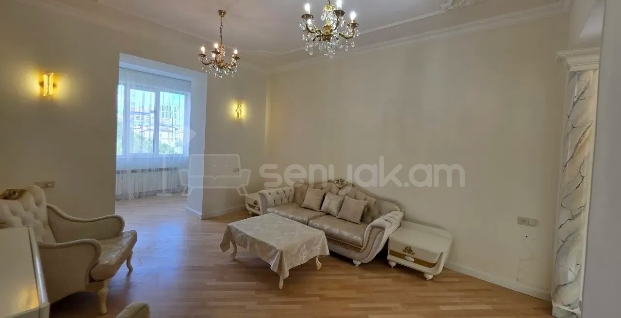 3 Սենյականոց Բնակարան Քարե Շենքում, 71քմ, 4/4 հարկ, Կապիտալ Վերանորոգված