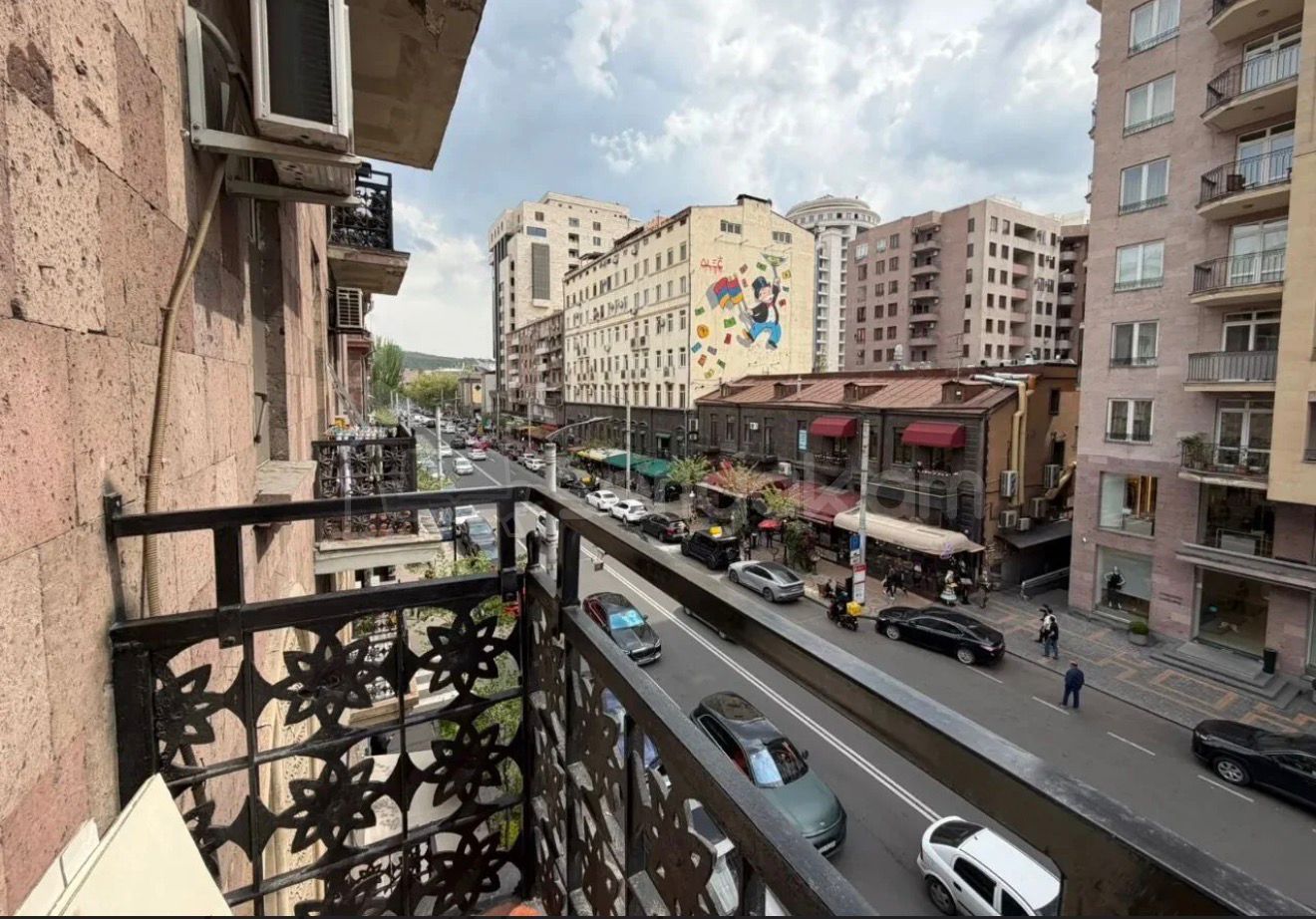 2 Սենյականոց Բնակարան Քարե Շենքում, 50քմ, 3/5 հարկ, Կապիտալ Վերանորոգված, Կահավորված, Արևկող