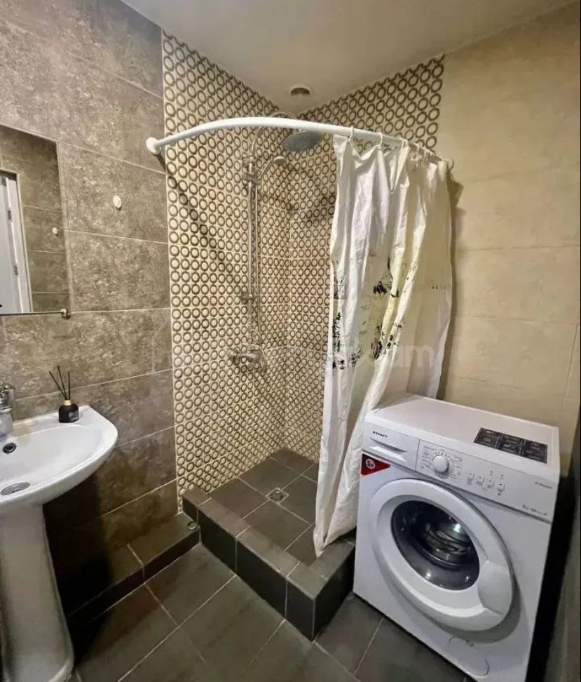 2 Սենյականոց Բնակարան Քարե Շենքում, 44քմ, 5/5 հարկ, Կապիտալ Վերանորոգված