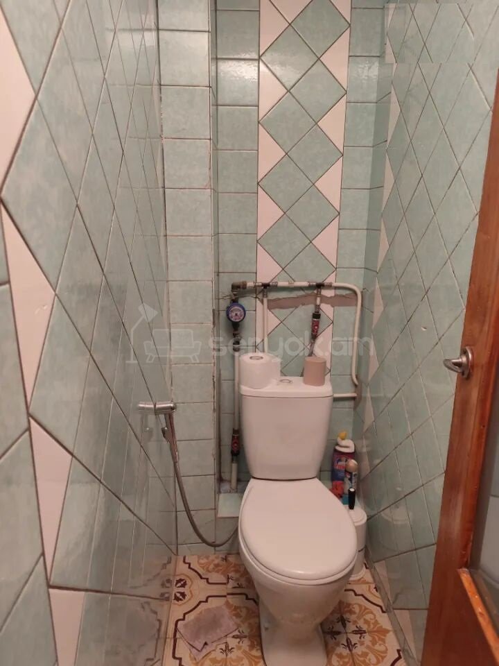 3 Սենյականոց Բնակարան Քարե Շենքում, 76քմ, 5/5 հարկ, Պետական Վիճակում