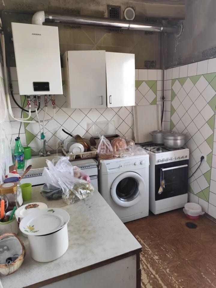 3 Սենյականոց Բնակարան Քարե Շենքում, 76քմ, 5/5 հարկ, Պետական Վիճակում