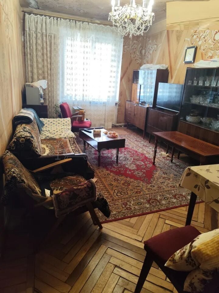 3 Սենյականոց Բնակարան Քարե Շենքում, 76քմ, 5/5 հարկ, Պետական Վիճակում