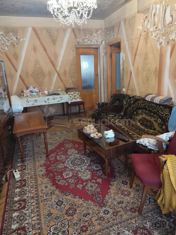 3 Սենյականոց Բնակարան Քարե Շենքում, 76քմ, 5/5 հարկ, Պետական Վիճակում