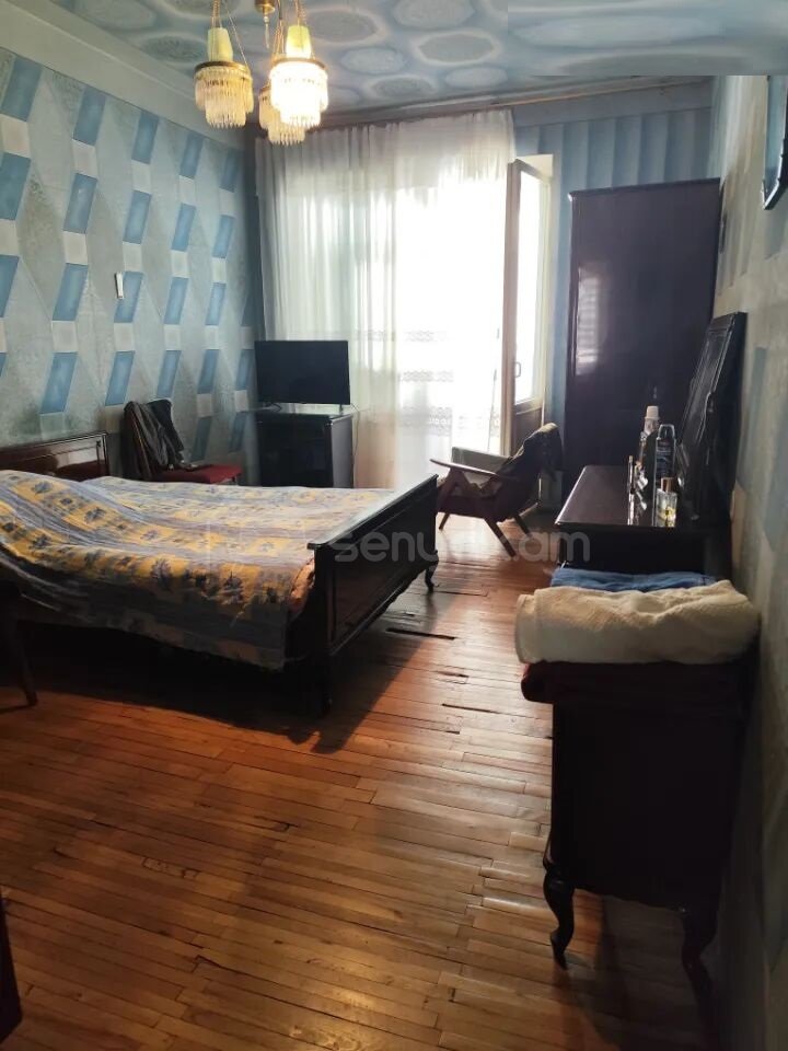 3 Սենյականոց Բնակարան Քարե Շենքում, 76քմ, 5/5 հարկ, Պետական Վիճակում