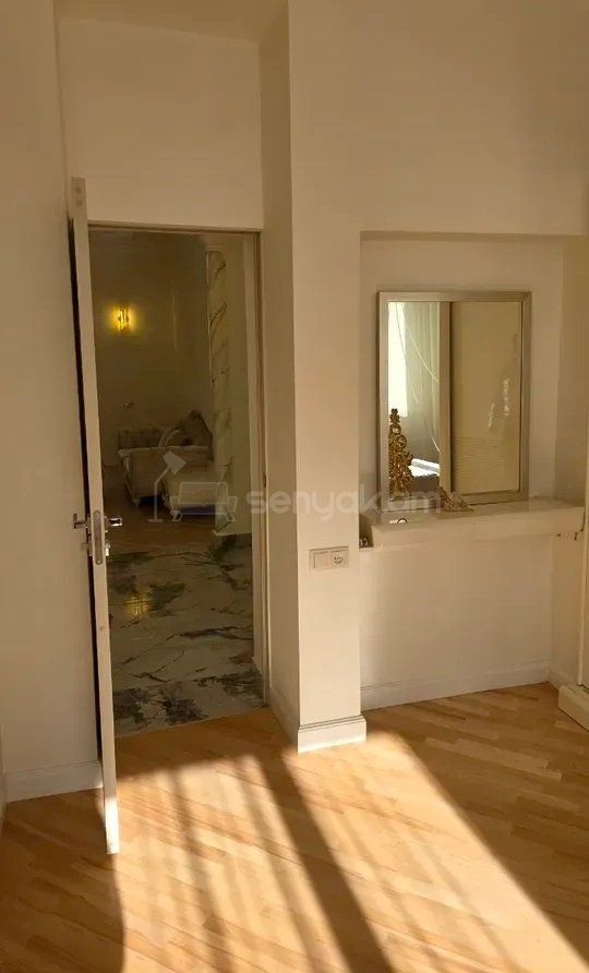 3 Սենյականոց Բնակարան Քարե Շենքում, 71քմ, 4/4 հարկ, Կապիտալ Վերանորոգված