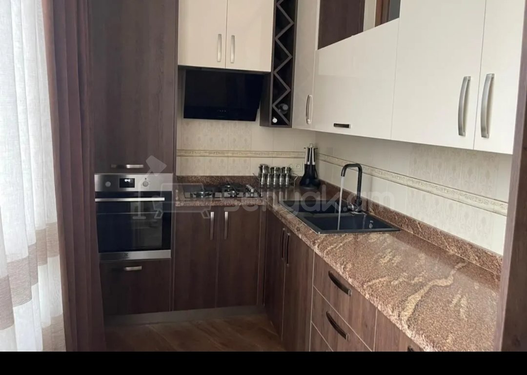 4 Սենյականոց Բնակարան Քարե Շենքում, 86քմ, 3/6 հարկ, Կապիտալ Վերանորոգված, Կահավորված