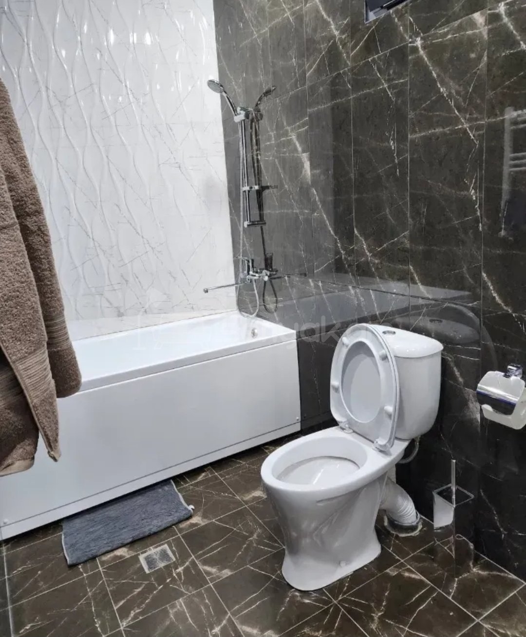4 Սենյականոց Բնակարան Քարե Շենքում, 120քմ, 4/5 հարկ, Կապիտալ Վերանորոգված, Կահավորված