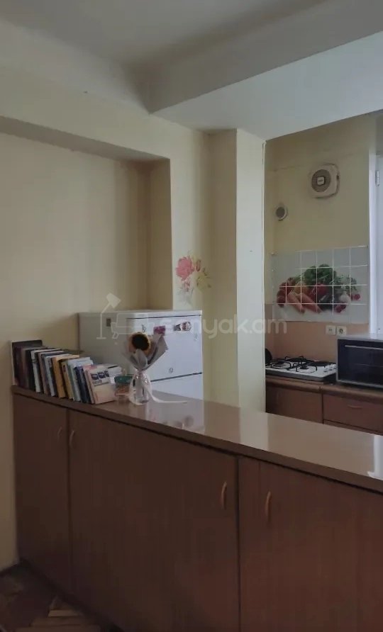 1 Սենյականոց Բնակարան, 40քմ, 5/9 հարկ, Նորմալ Վիճակում