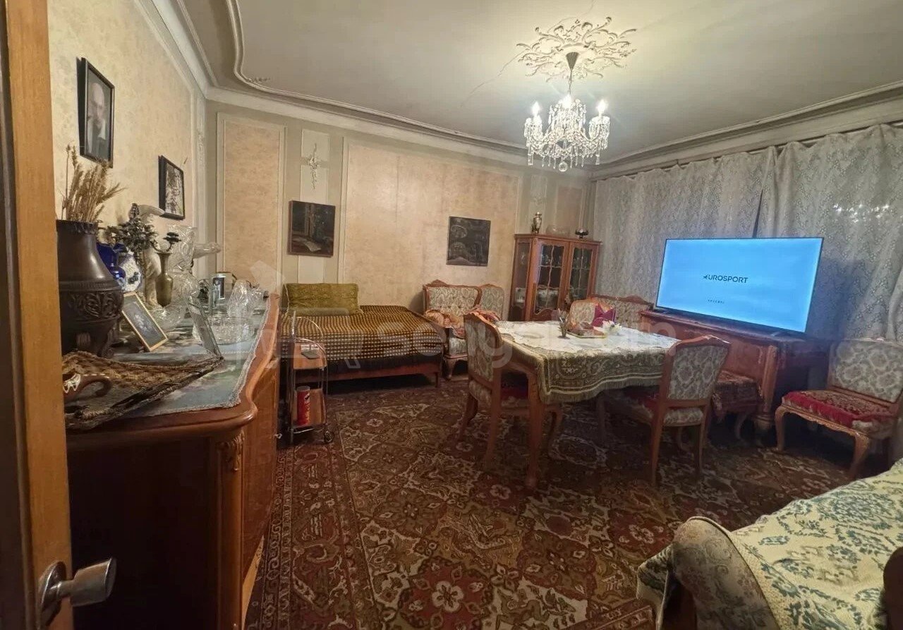 2 Սենյականոց Բնակարան Քարե Շենքում, 65քմ, 5/5 հարկ, Պետական Վիճակում