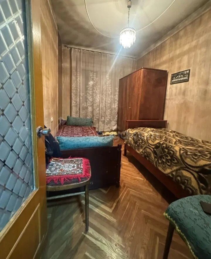 2 Սենյականոց Բնակարան Քարե Շենքում, 65քմ, 5/5 հարկ, Պետական Վիճակում