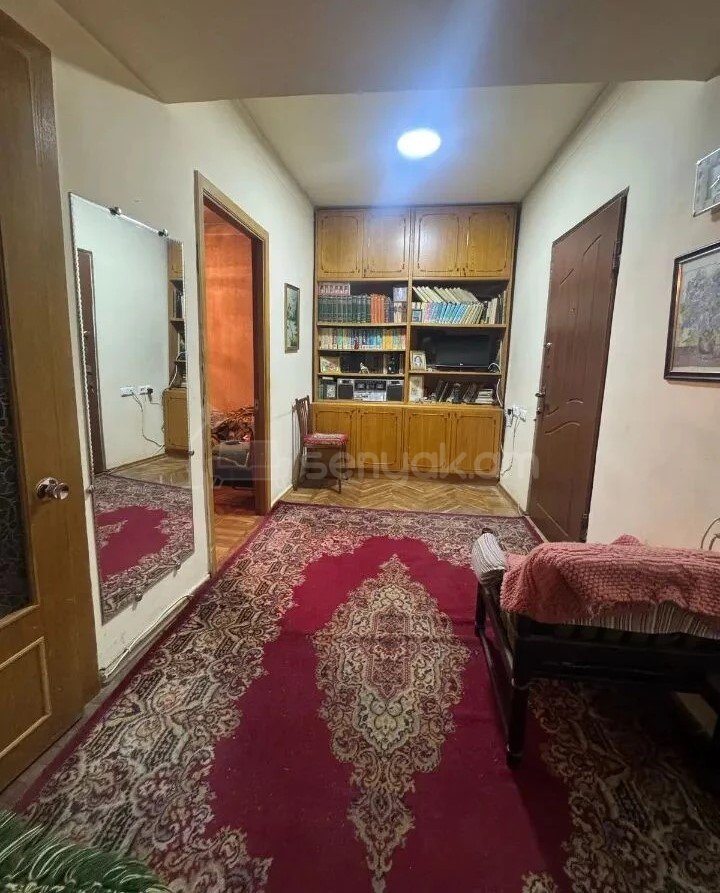 2 Սենյականոց Բնակարան Քարե Շենքում, 65քմ, 5/5 հարկ, Պետական Վիճակում