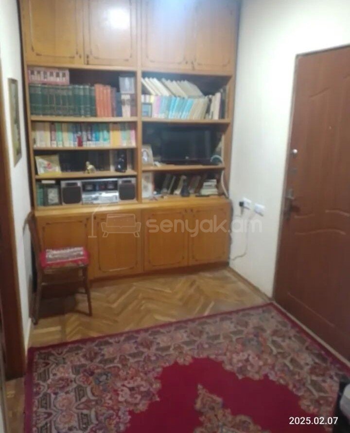 2 Սենյականոց Բնակարան Քարե Շենքում, 65քմ, 5/5 հարկ, Պետական Վիճակում