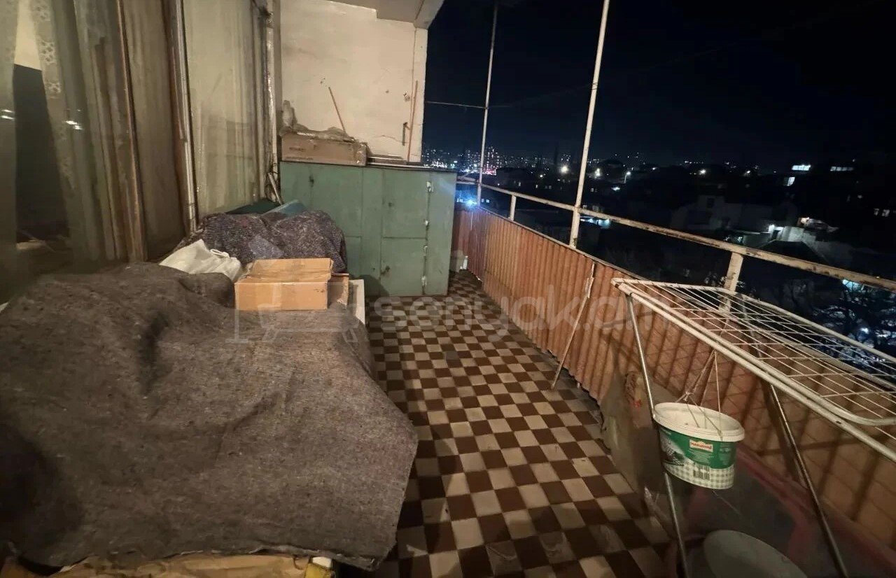 2 Սենյականոց Բնակարան Քարե Շենքում, 65քմ, 5/5 հարկ, Պետական Վիճակում