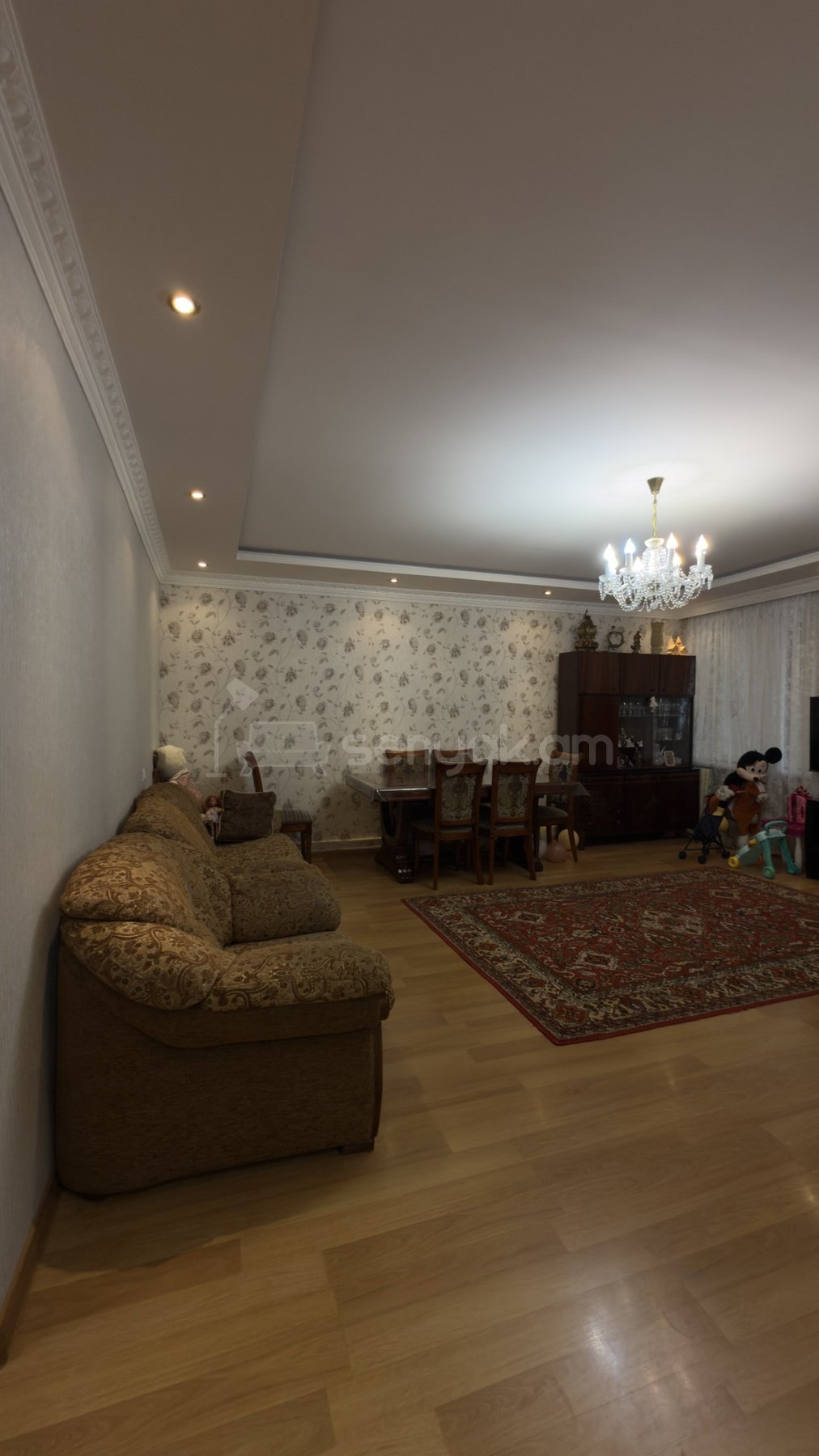 3 Սենյականոց Բնակարան Քարե Շենքում, 115քմ, 1/5 հարկ, Նորմալ Վիճակում