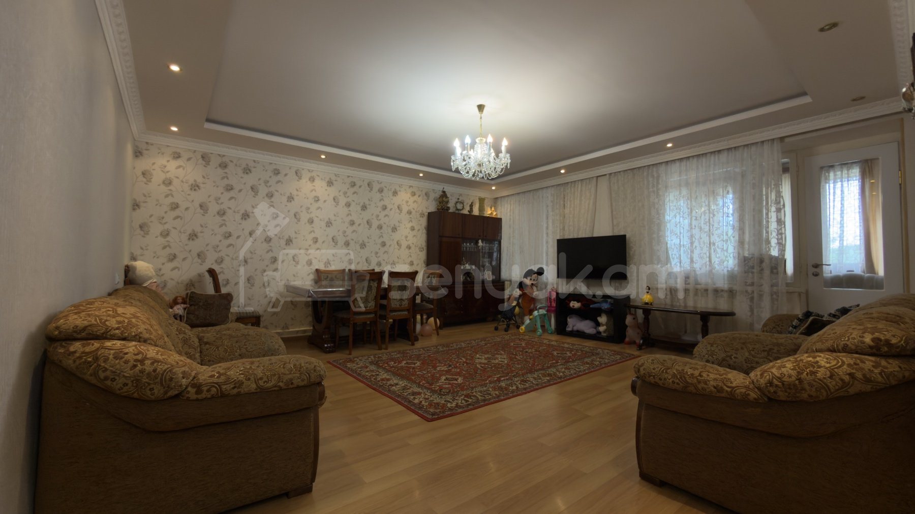 3 Սենյականոց Բնակարան Քարե Շենքում, 115քմ, 1/5 հարկ, Նորմալ Վիճակում