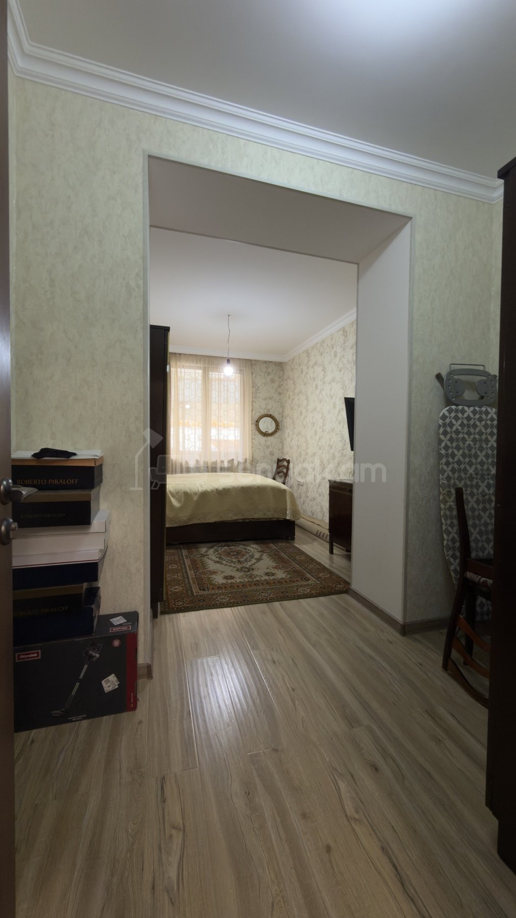 3 Սենյականոց Բնակարան Քարե Շենքում, 115քմ, 1/5 հարկ, Նորմալ Վիճակում