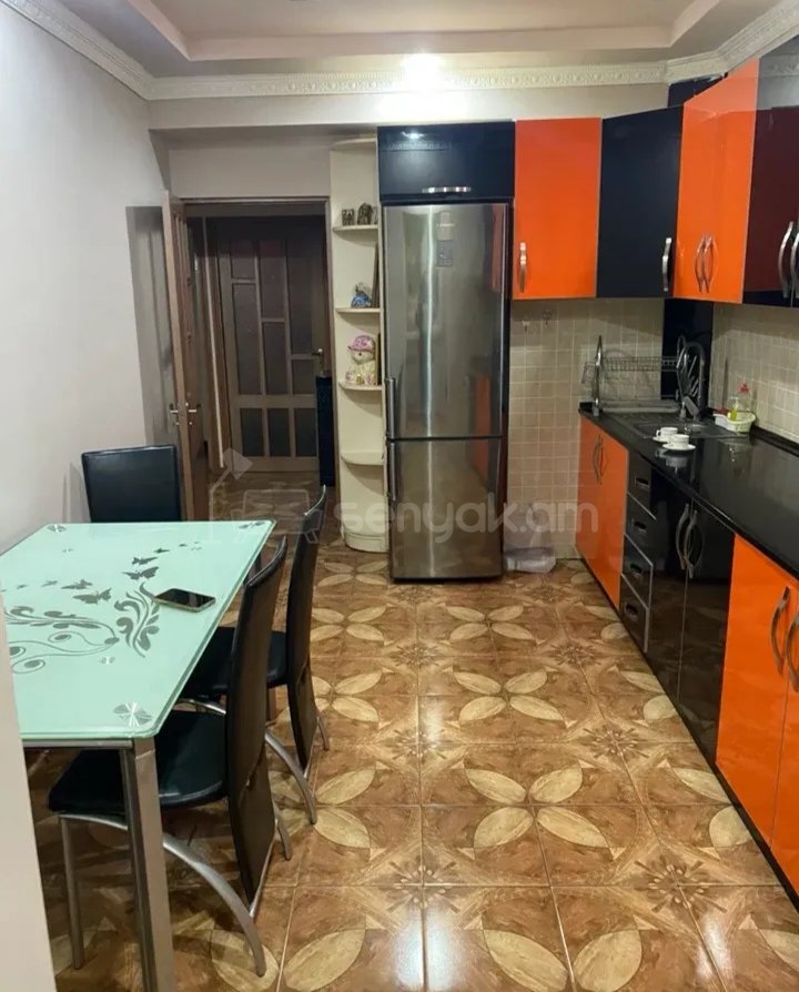 3 Սենյականոց Բնակարան, 80քմ, 1/9 հարկ, Նորմալ Վիճակում, Կահավորված