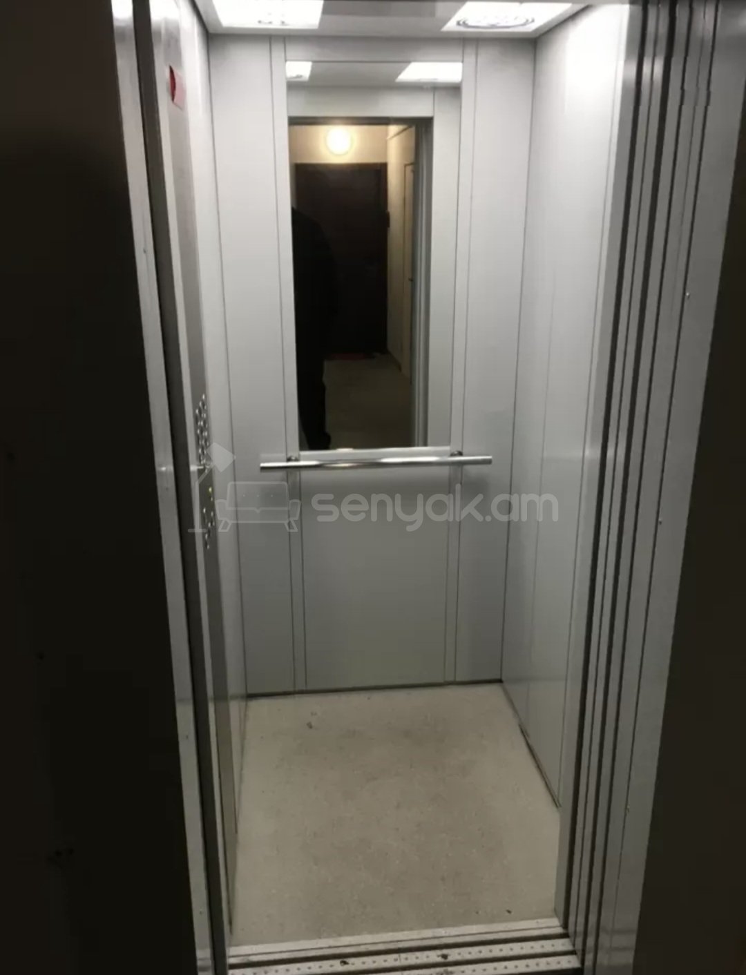 2 Սենյականոց Բնակարան, 77քմ, 2/10 հարկ, Պետական Վիճակում