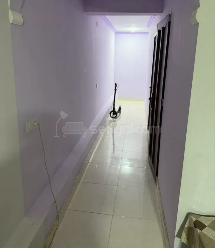 1 Սենյականոց Բնակարան Քարե Շենքում, 45քմ, 1/4 հարկ, Նորմալ Վիճակում, Կահավորված