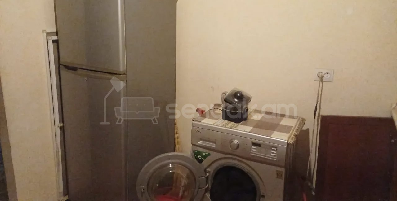 2 Սենյականոց Բնակարան Քարե Շենքում, 56քմ, 1/1 հարկ, Նորմալ Վիճակում, Կահավորված