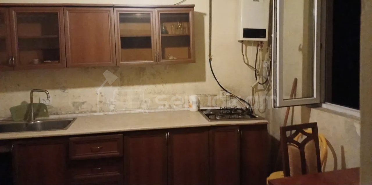 2 Սենյականոց Բնակարան Քարե Շենքում, 56քմ, 1/1 հարկ, Նորմալ Վիճակում, Կահավորված