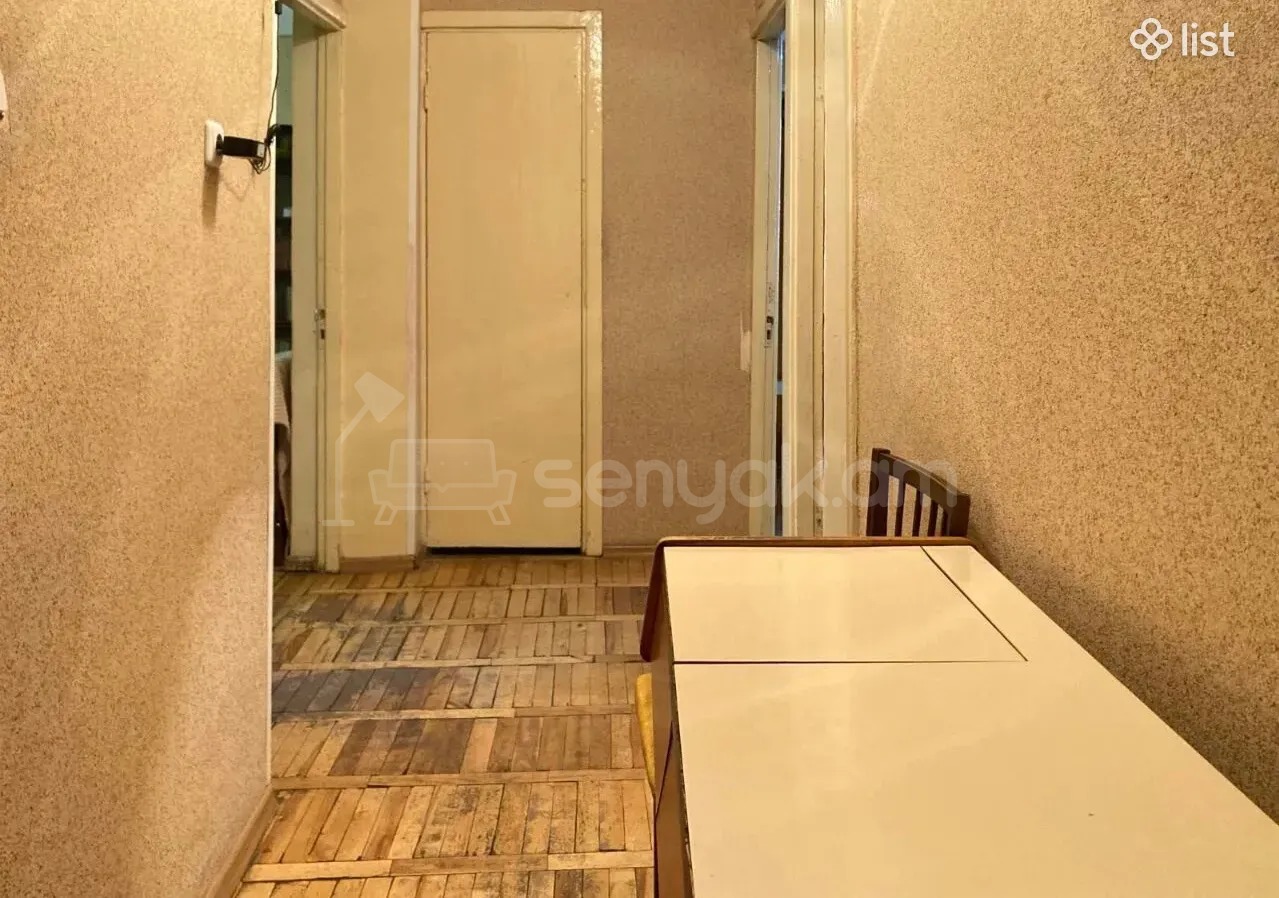 4 Սենյականոց Բնակարան Քարե Շենքում, 86քմ, 3/5 հարկ, Նորմալ Վիճակում