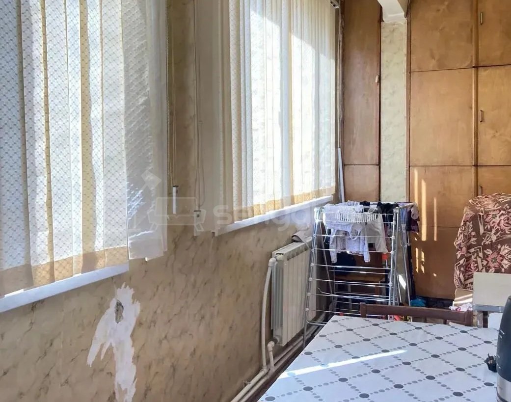 4 Սենյականոց Բնակարան Քարե Շենքում, 86քմ, 3/5 հարկ, Նորմալ Վիճակում