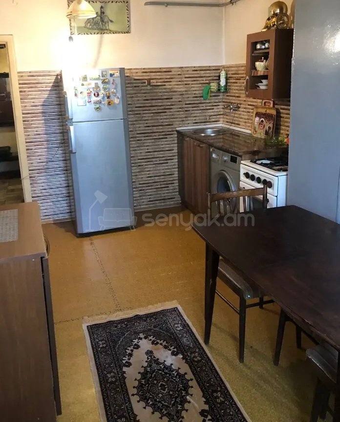 2 Սենյականոց Բնակարան Քարե Շենքում, 59քմ, 2/5 հարկ, Նորմալ Վիճակում