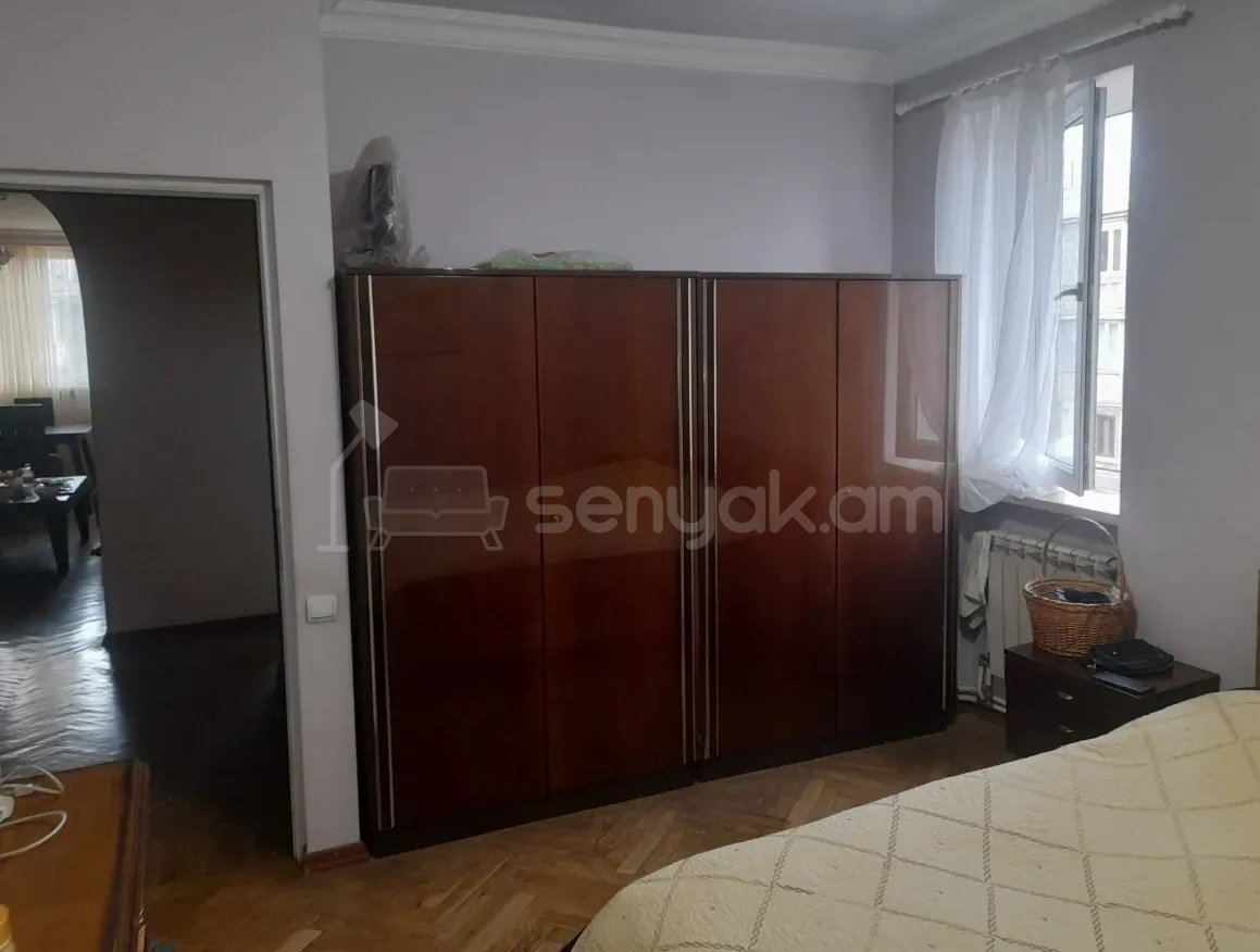 5 Սենյականոց Բնակարան Քարե Շենքում, 100քմ, 6/8 հարկ, Կապիտալ Վերանորոգված
