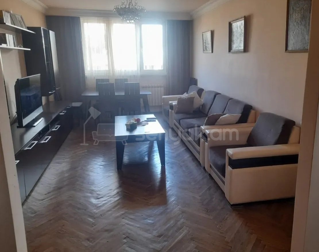 5 Սենյականոց Բնակարան Քարե Շենքում, 100քմ, 6/8 հարկ, Կապիտալ Վերանորոգված