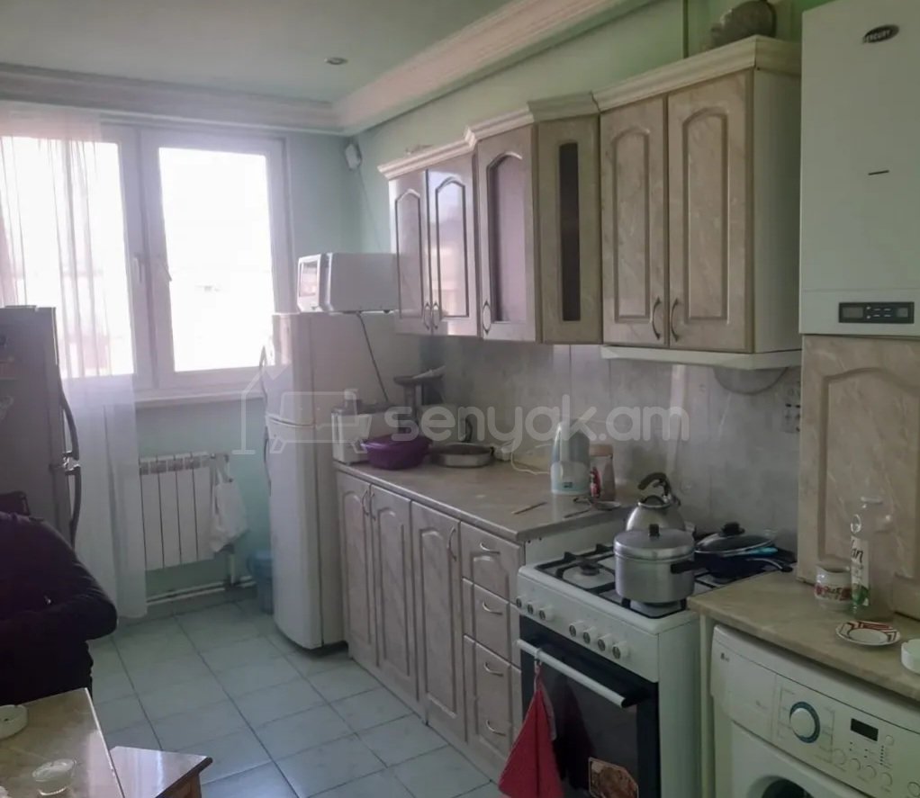 5 Սենյականոց Բնակարան Քարե Շենքում, 100քմ, 6/8 հարկ, Կապիտալ Վերանորոգված