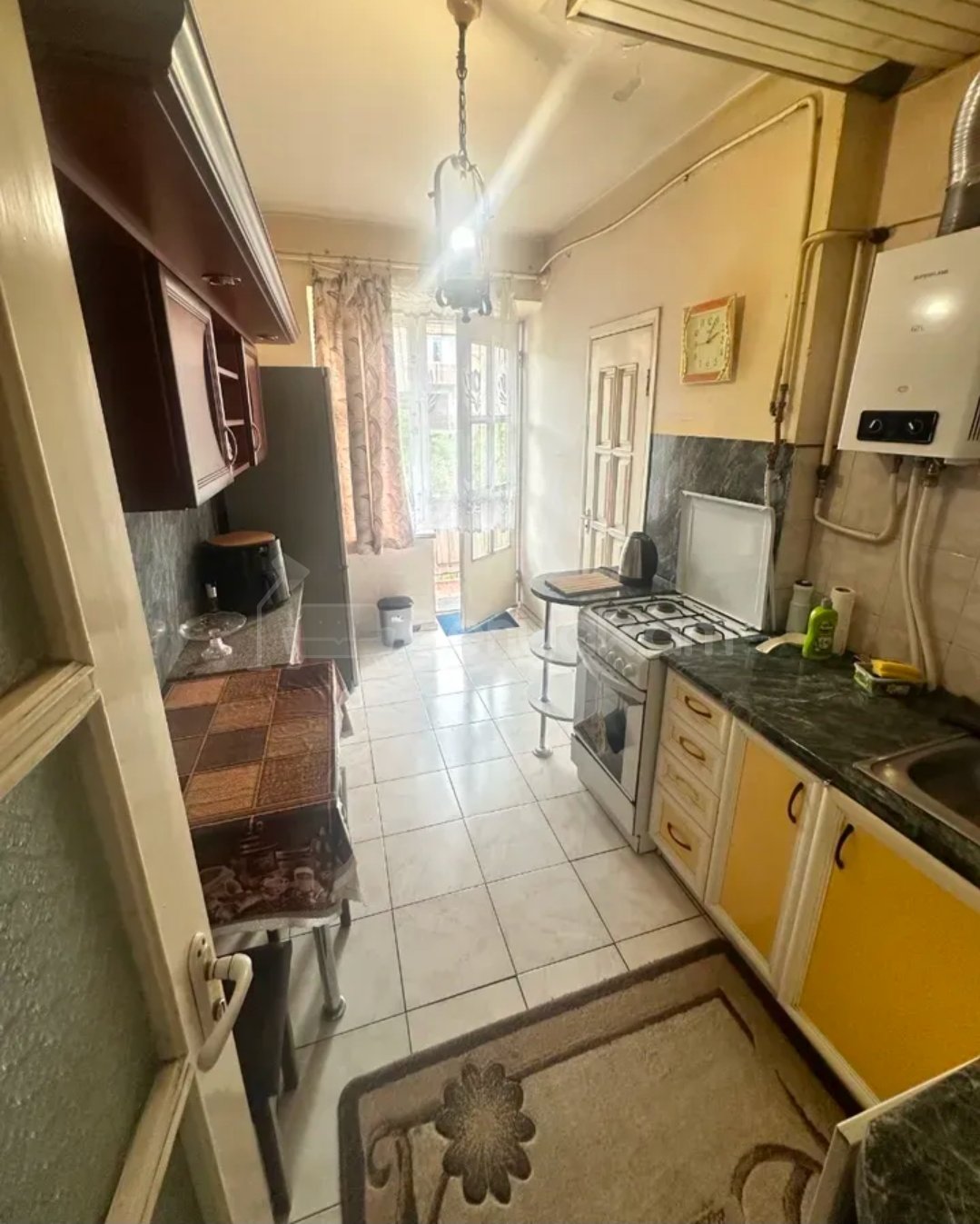 3 Սենյականոց Բնակարան Քարե Շենքում, 62քմ, 4/5 հարկ, Նորմալ Վիճակում, Կահավորված, Արևկող