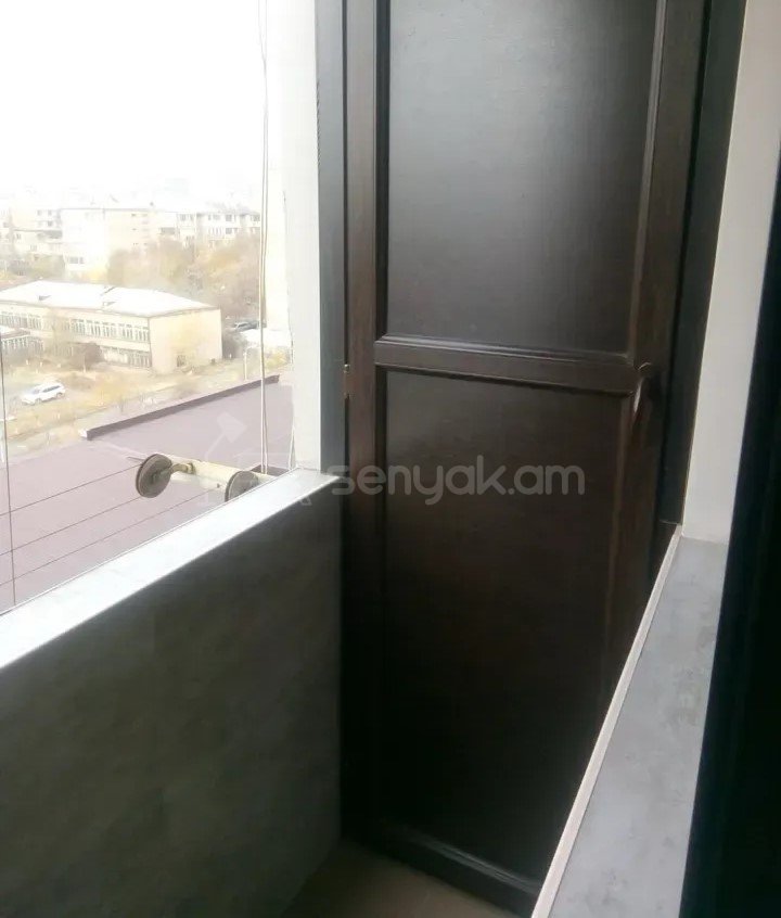 2 Սենյականոց Բնակարան, 40քմ, 7/9 հարկ, Կապիտալ Վերանորոգված