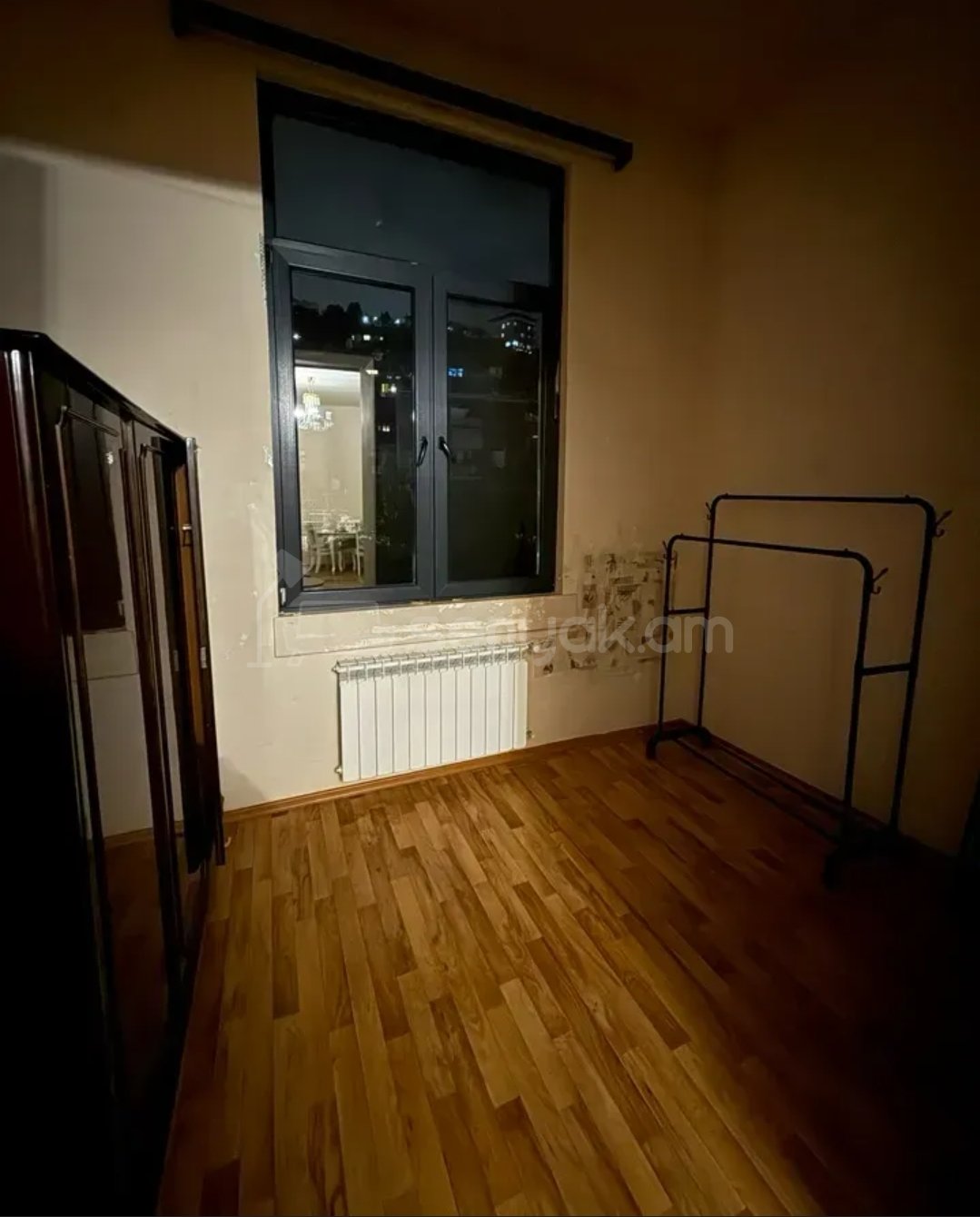 3 Սենյականոց Բնակարան Քարե Շենքում, 55քմ, 5/5 հարկ, Նորմալ Վիճակում, Կահավորված, Արևկող