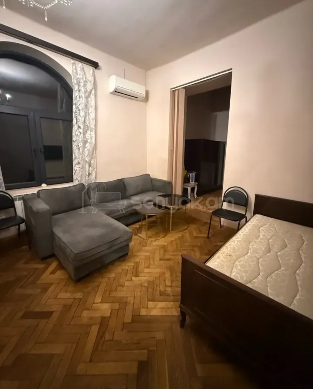 3 Սենյականոց Բնակարան Քարե Շենքում, 55քմ, 5/5 հարկ, Նորմալ Վիճակում, Կահավորված, Արևկող