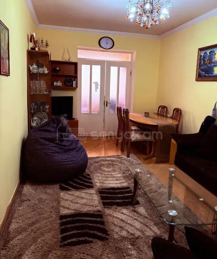 2 Սենյականոց Բնակարան Քարե Շենքում, 56քմ, 5/5 հարկ, Նորմալ Վիճակում